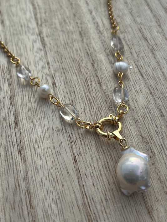 Baroque pearl pendant necklace