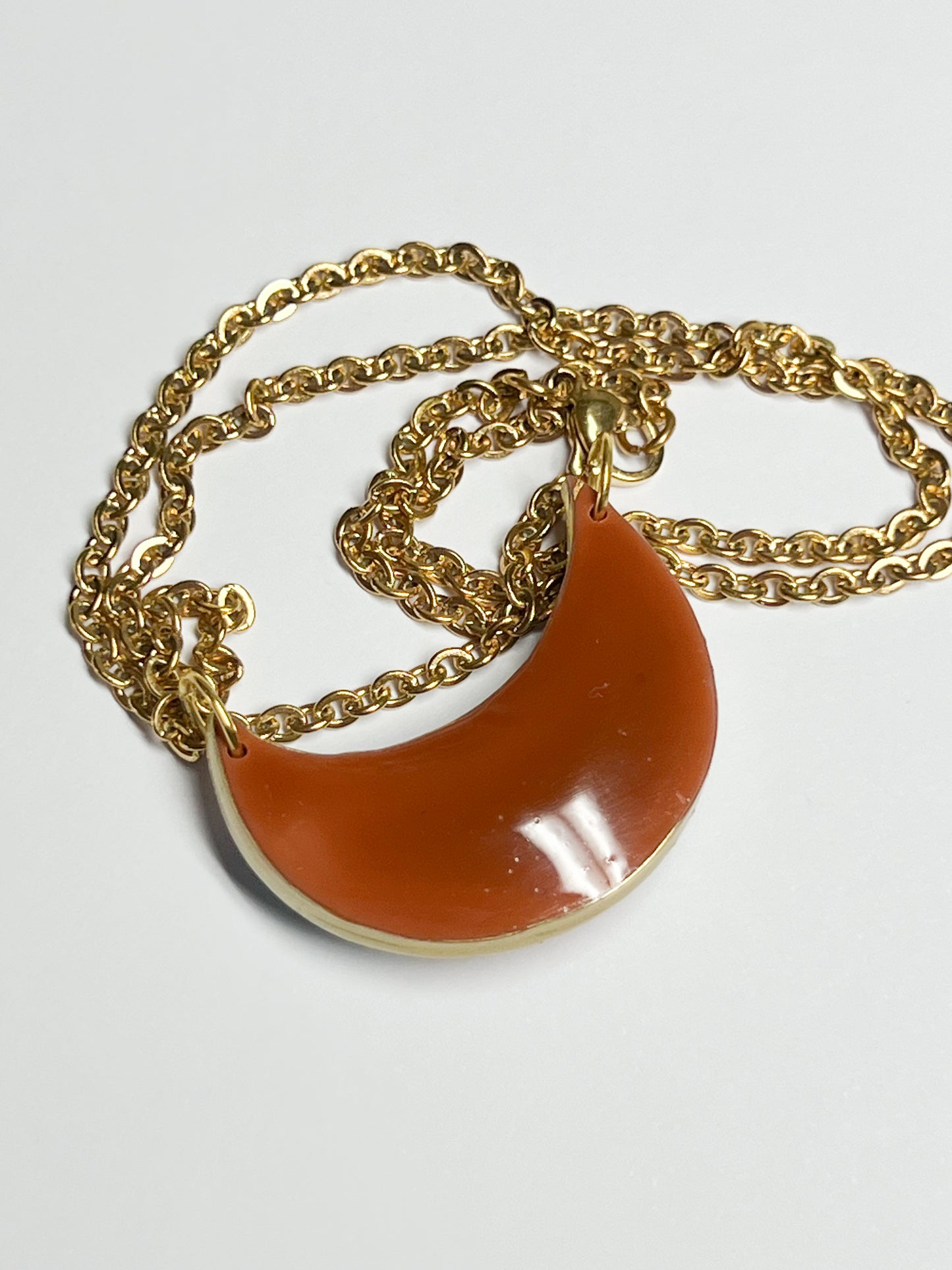 Dome pendant Necklace